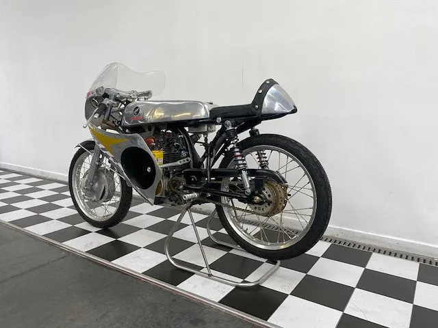 Honda - cb 125 endurance - motor - afbeelding 4 van  11