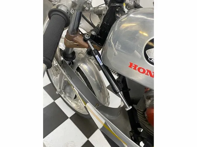 Honda - cb 125 endurance - motor - afbeelding 8 van  11