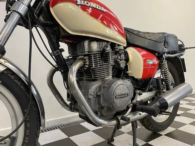 Honda - cb400 twin - bromfiets - afbeelding 6 van  10