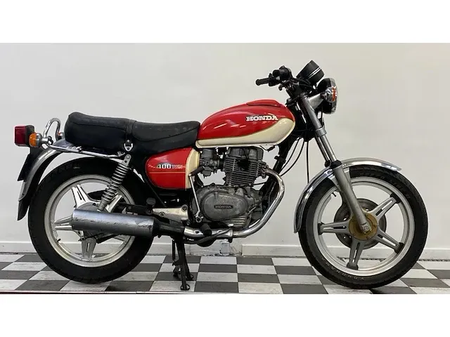 Honda - cb400 twin - bromfiets - afbeelding 8 van  10