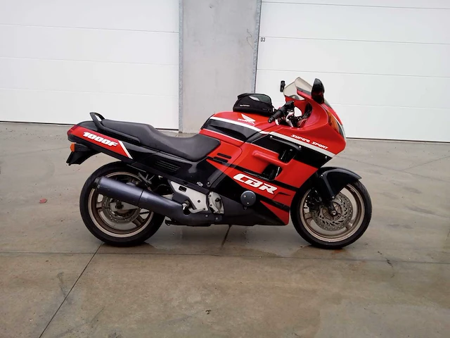 Honda - cbr 1000 - motorfiets - afbeelding 1 van  6