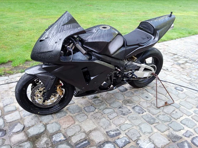 Honda - cbr 600 rr - motorfiets - afbeelding 2 van  5