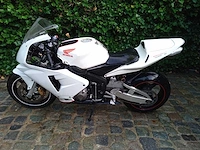 Honda - cbr 600 rr - motorfiets - afbeelding 1 van  5