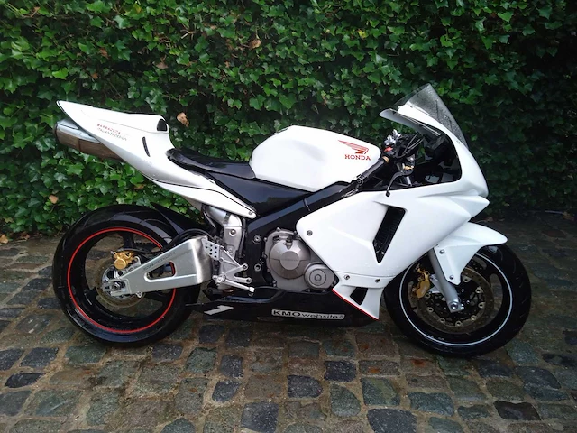 Honda - cbr 600 rr - motorfiets - afbeelding 2 van  5