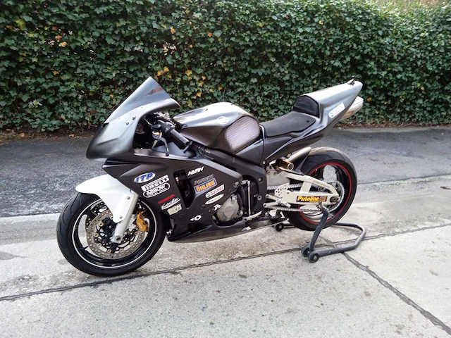 Honda - cbr 600rr - motorfiets - afbeelding 2 van  7