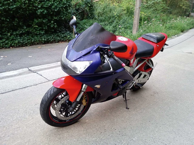 Honda - cbr 929 - motorfiets - afbeelding 2 van  8