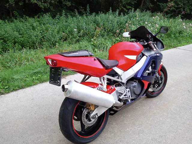 Honda - cbr 929 - motorfiets - afbeelding 4 van  8