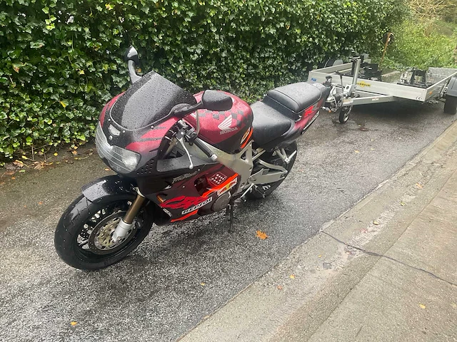 Honda - cbr900rr - motorfiets - afbeelding 1 van  12