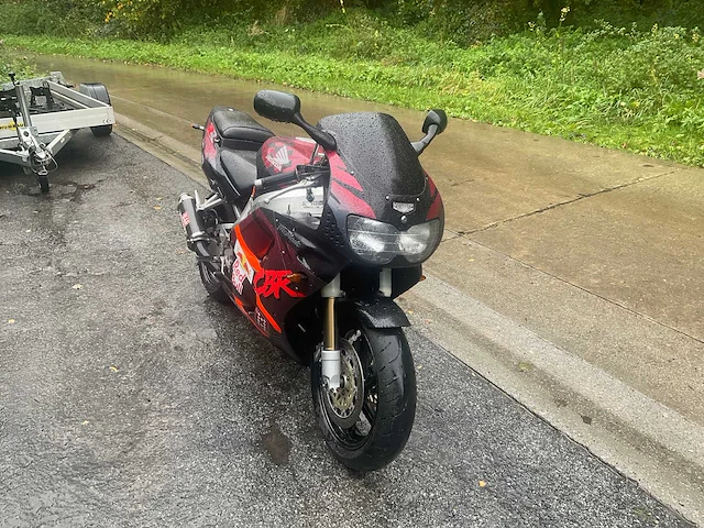 Honda - cbr900rr - motorfiets - afbeelding 7 van  12
