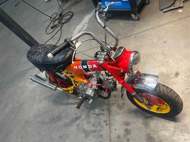 Honda - dax - 50 xx - brommer - afbeelding 8 van  13