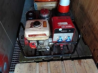 Honda - generator eg3000x - afbeelding 1 van  3
