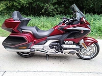 Honda - goldwing 1800 dct - motorfiets - afbeelding 1 van  10