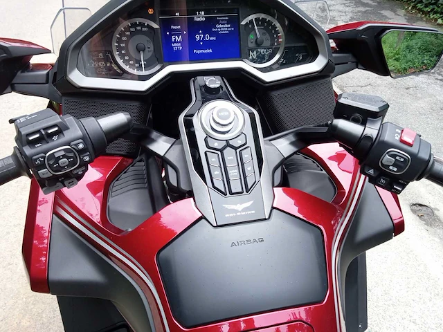 Honda - goldwing 1800 dct - motorfiets - afbeelding 5 van  10