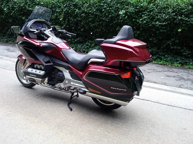 Honda - goldwing 1800 dct - motorfiets - afbeelding 6 van  10