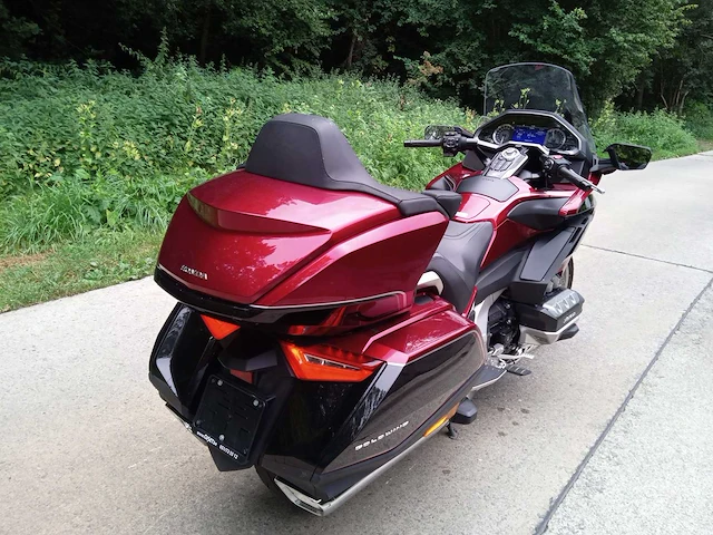 Honda - goldwing 1800 dct - motorfiets - afbeelding 8 van  10