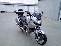 Honda - nt700 - motorfiets - afbeelding 7 van  9