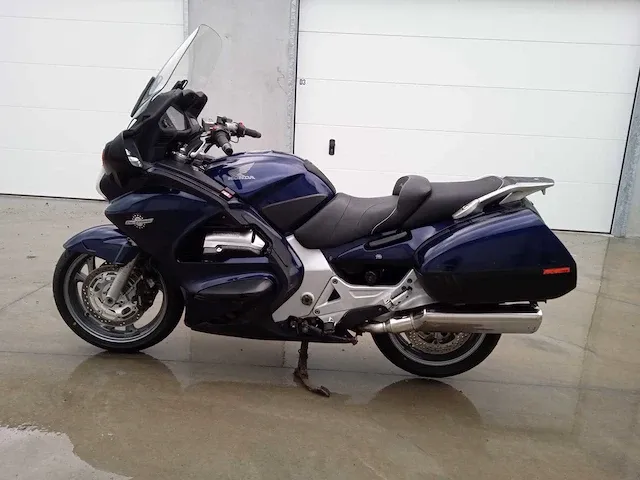 Honda - pan st 1300 - motorfiets - afbeelding 1 van  6