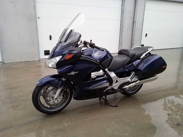 Honda - pan st 1300 - motorfiets - afbeelding 3 van  6
