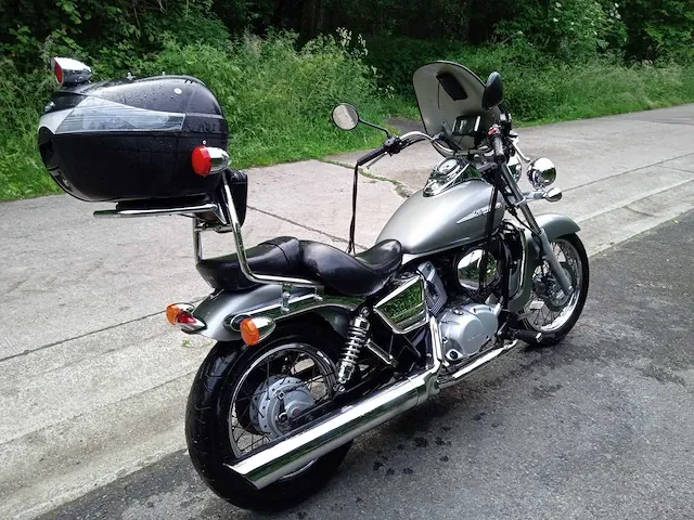 Honda - shadow - motorfiets - afbeelding 5 van  6