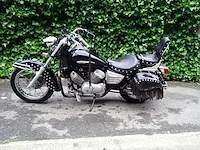 Honda - shadow - motorfiets - afbeelding 1 van  5