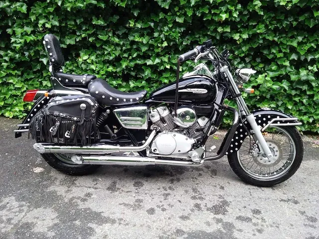 Honda - shadow - motorfiets - afbeelding 2 van  5