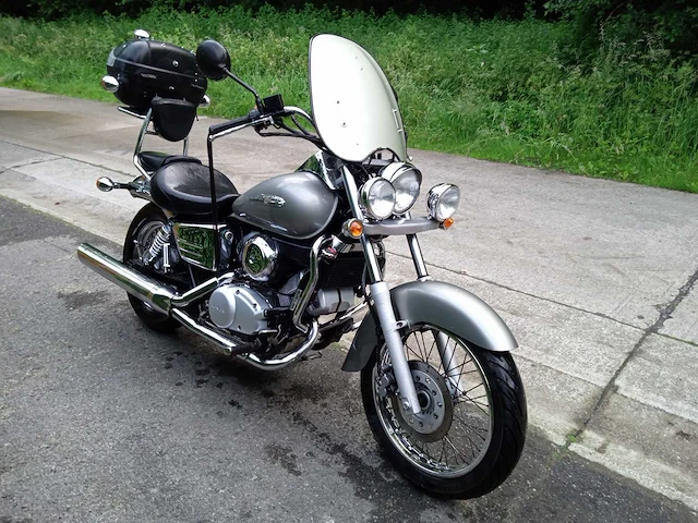 Honda - shadow - motorfiets - afbeelding 2 van  6