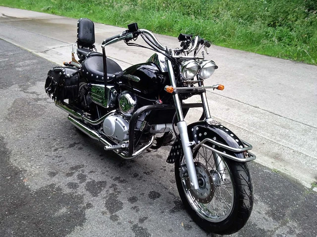 Honda - shadow - motorfiets - afbeelding 3 van  5