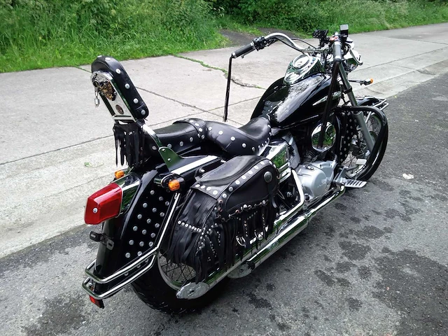 Honda - shadow - motorfiets - afbeelding 4 van  5