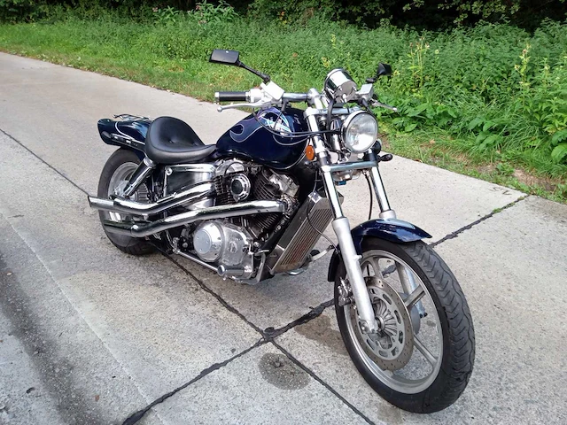 Honda - shadow 1100 - motorfiets - afbeelding 2 van  7