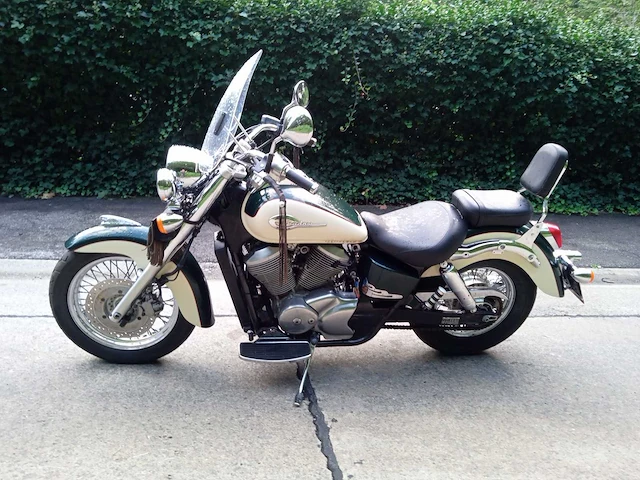 Honda - shadow 750 - motorfiets - afbeelding 5 van  9