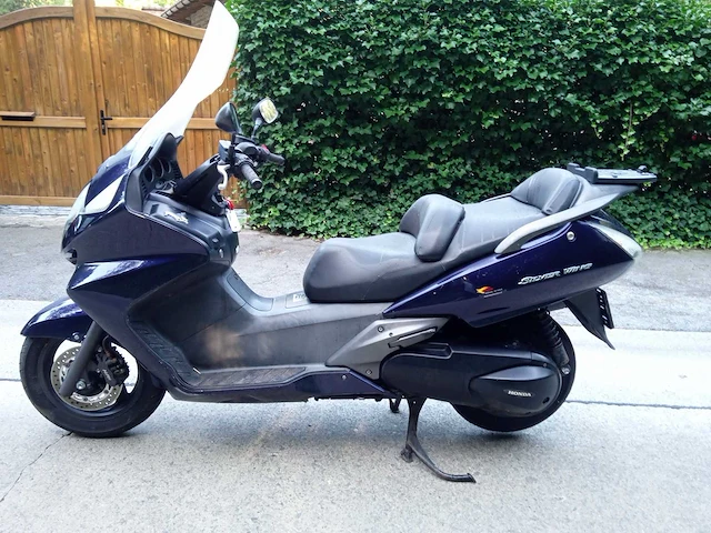 Honda - silverwing 400 - motorcycle - afbeelding 2 van  6