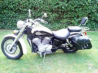 Honda - vt shadow - motorfiets - afbeelding 1 van  8
