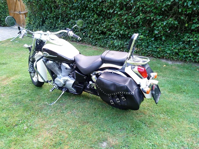 Honda - vt shadow - motorfiets - afbeelding 2 van  8