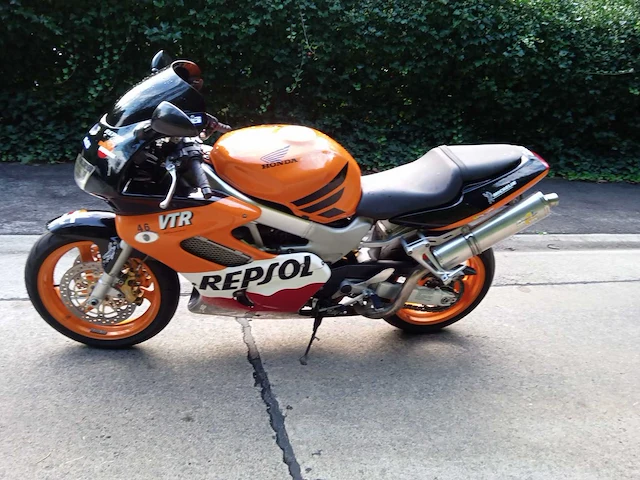 Honda - vtr 1000 repsol - motorfiets - afbeelding 2 van  8