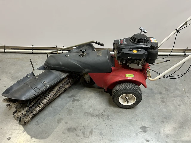 Honda borstelmachine met opvangbak 5.5 ohv - afbeelding 2 van  5