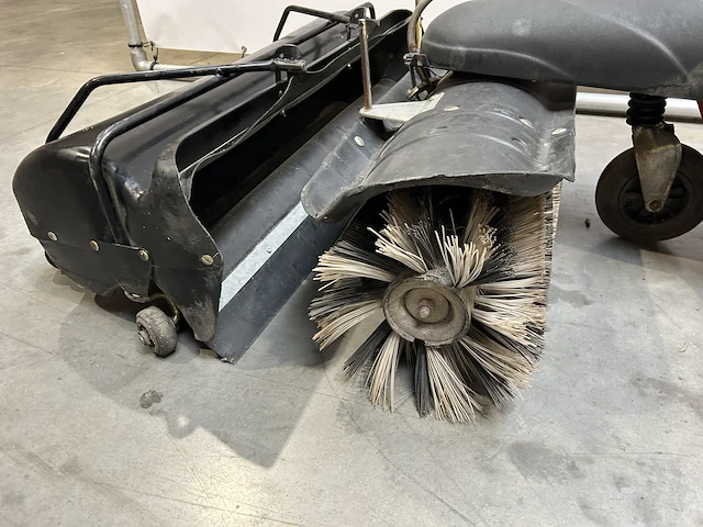 Honda borstelmachine met opvangbak 5.5 ohv - afbeelding 3 van  5