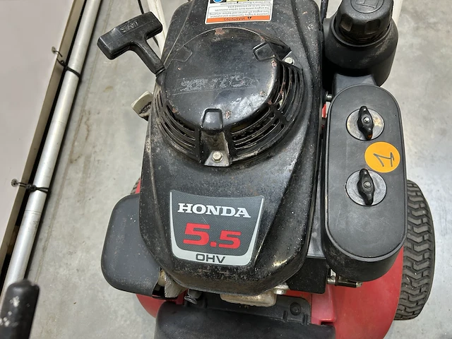 Honda borstelmachine met opvangbak 5.5 ohv - afbeelding 5 van  5