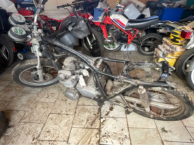 Honda cb 550 vier moto - afbeelding 2 van  8