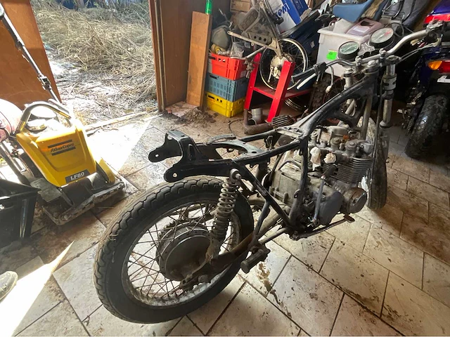 Honda cb 550 vier moto - afbeelding 3 van  8