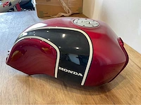 Honda cb 750 seventies tank onderdeel - afbeelding 7 van  7
