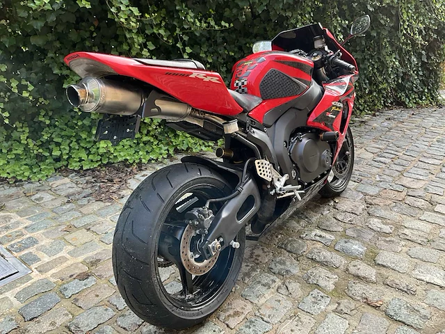 Honda cbr 1000 rr fireblade motorfiets - afbeelding 9 van  14