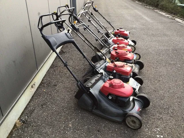 Honda diverse partij benzine grasmaaier (6x) - afbeelding 2 van  6