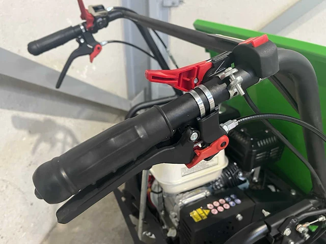 Honda gemotoriseerde kruiwagen - afbeelding 4 van  15