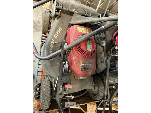 Honda grasmachine voor onderdelen (2x) - afbeelding 2 van  3