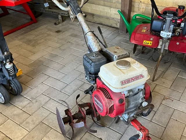 Honda grondfrees - afbeelding 1 van  3