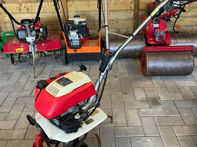 Honda grondfrees - afbeelding 1 van  2