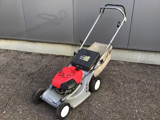 Honda hrb 423 grasmaaier - afbeelding 1 van  5