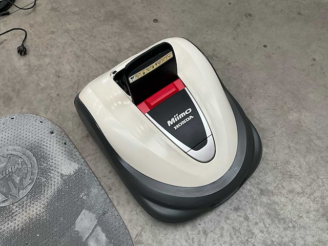 Honda hrm 3000 robotmaaier - afbeelding 3 van  16