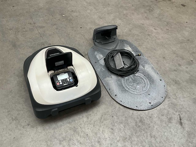 Honda hrm 3000 robotmaaier - afbeelding 1 van  16