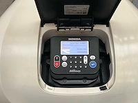 Honda hrm 3000 robotmaaier - afbeelding 12 van  16